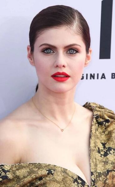 Alexandra Daddario 6