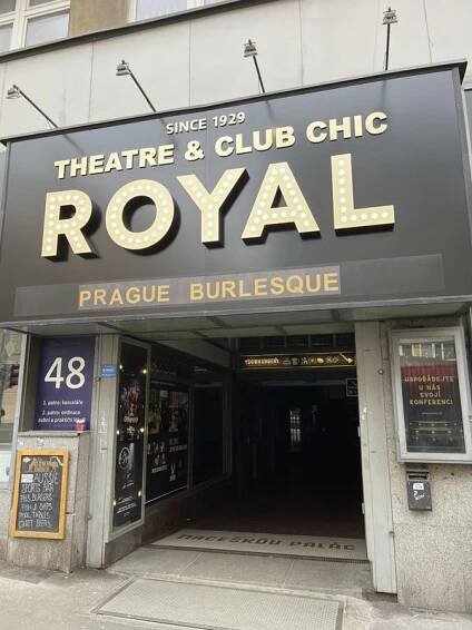 Royal Theatre & Club Chic foto 6