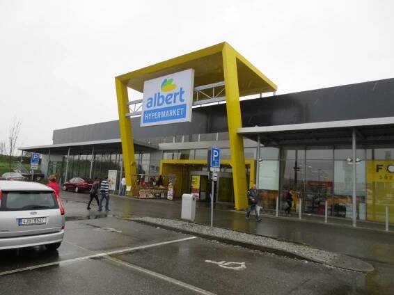 Albert hypermarket Třebíč (INTERSPAR) :: U Albertu