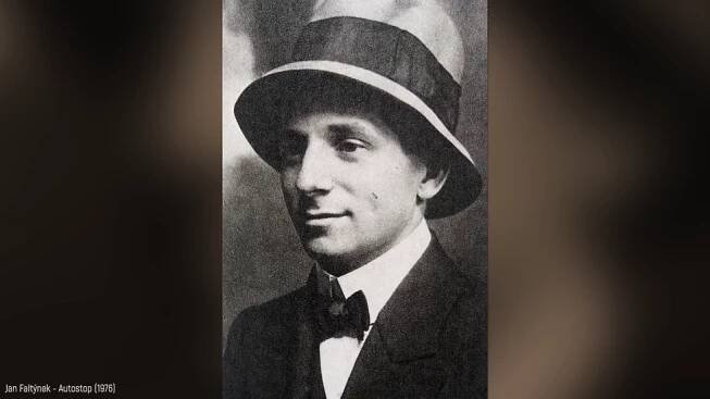 Skutečné životy: Marečku, podejte mi pero! Profesor Hrbolek koukal až do smrti po holkách, na scéně mu šlo...