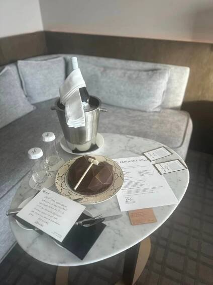 Fairmont Century Plaza Shopping: Pictures & Reviews - Tripadvisor