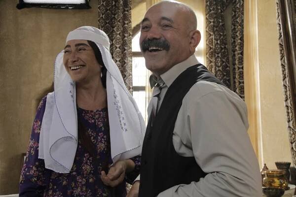 Hükümet Kadın 2 - Z filmu - Demet Akbağ, Ercan Kesal