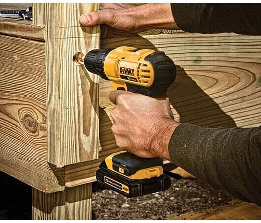 DeWALT DCD771C2 Aku vrtačka / šroubovák XR (42Nm/18V/2x1,3Ah) kufr