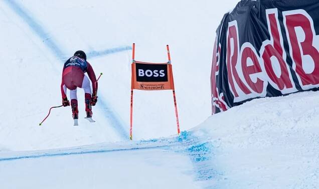 Sjezd na Hahnenkammu přináší řadu extrémně nebezpečných pasáží.