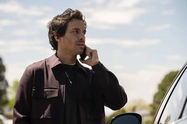 Uklízečka - House of Cards - Z filmu - Santiago Cabrera