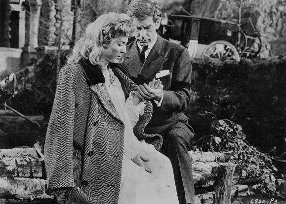 Melissa Stribling, Michael Gough - Dracula - Z filmu