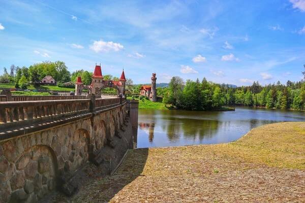 Architektonický skvost Přehrada Les Království