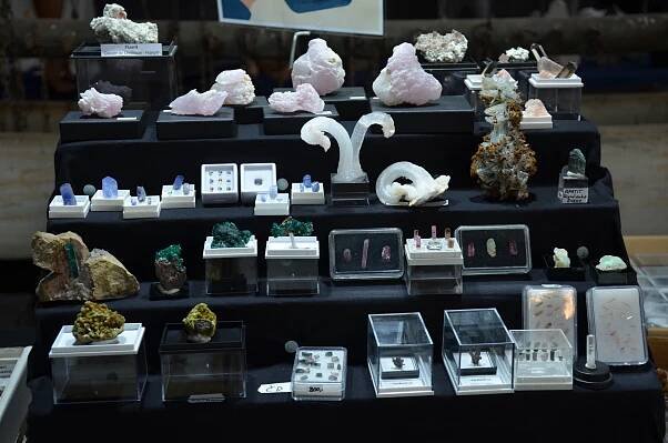 Minerály, zkameněliny i meteorit. Mayrovka se proměnila v geologický ráj