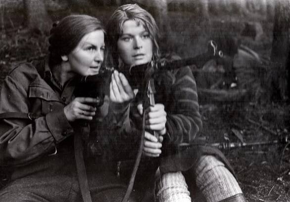 Legenda o živých mrtvých - Z filmu - Eliška Balzerová, Renáta Doleželová
