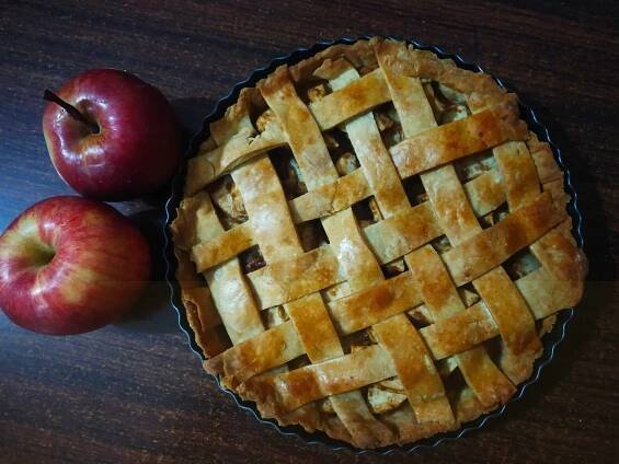 Recept na nejlepší dožínkový koláč: Jablka, hrušky a ořechy v karamelu - ČasProŽeny.cz