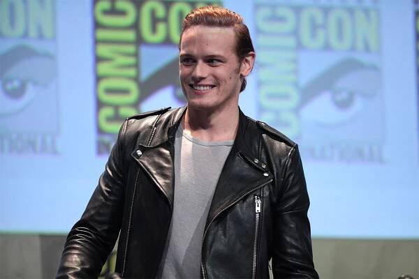 sam heughan cizinka 7 serie