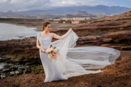 Svatební šaty na míru Malá mořská víla | GLORIOUS THREADS