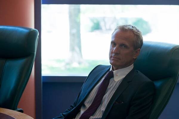 Volejte Saulovi - Příštipkář - Z filmu - Patrick Fabian