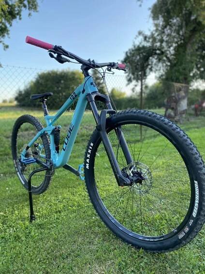 Celoodpružené kolo CUBE STEREO ONE22 RACE za 40 000 Kč