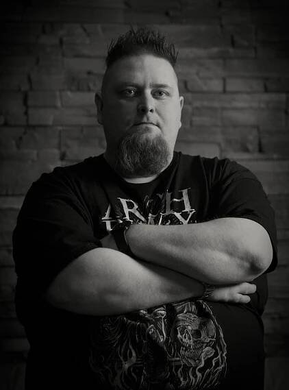 Juha-Tapio Anttonen | Juhis | Anttonen | Irvikuvat | Blowtorch | Antonio | Kotisivut