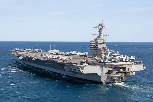 USS Gerald R. Ford v plné operační síle