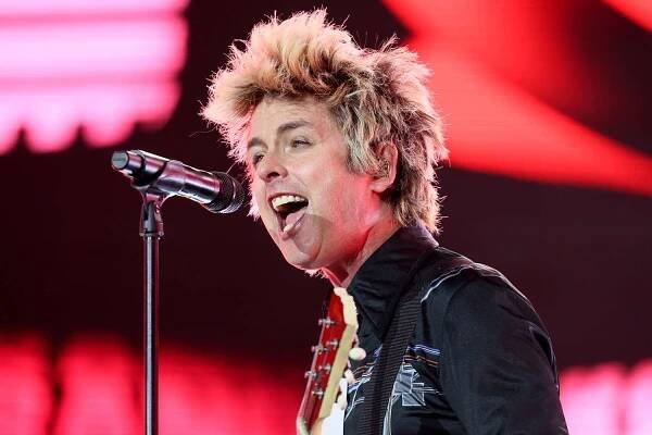  Billie Joe Armstrong of Green Day playing at the Coachella Main Stage at the 2025 Coachella in Indio, CA on Saturday, April 12, 2025. 