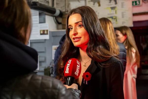 Neblaze se proslavila s pytlíkem na hlavě a podporou vlády v boji proti covidu. Nyní je Anna Šulcová mnohem opatrnější
