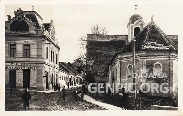Centrum mesta. Ulica Československej armády. | Nové Mesto nad Váhom ...