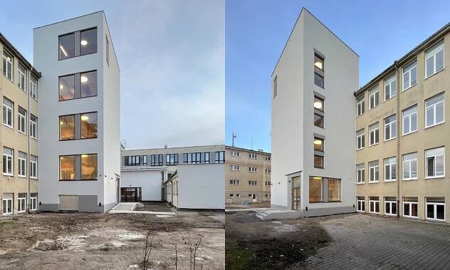 Schodišťová věž školy v Pardubicích má interiér působící jako materiálová koláž – DesignMag.cz