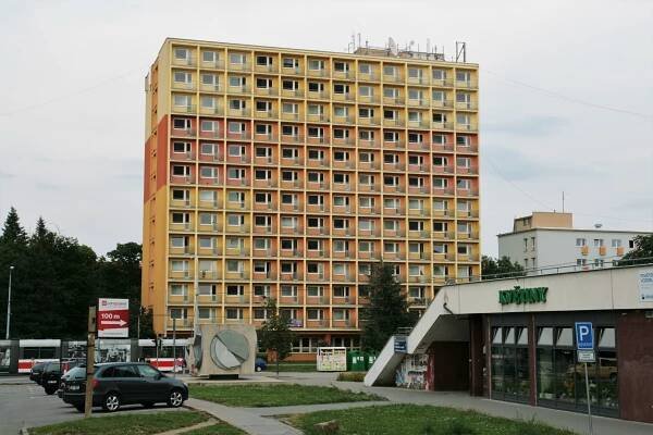 Soubor:Brno-Královo Pole, Kounicova 50, Hotel Kounicova (2265).jpg