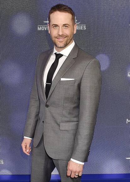 Niall Matter: 5 Things to Know About Hallmark’s ‘Rip in Time’ Star