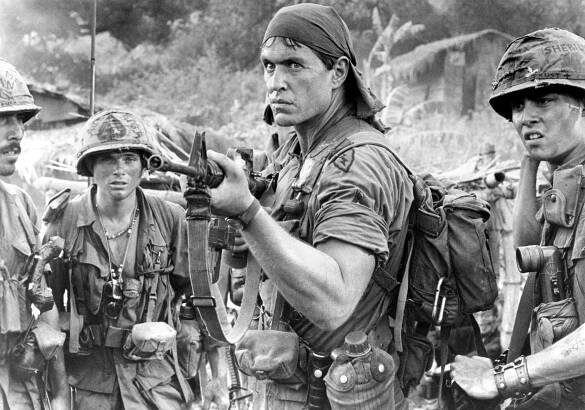 Četa - Z filmu - Tom Berenger, Johnny Depp