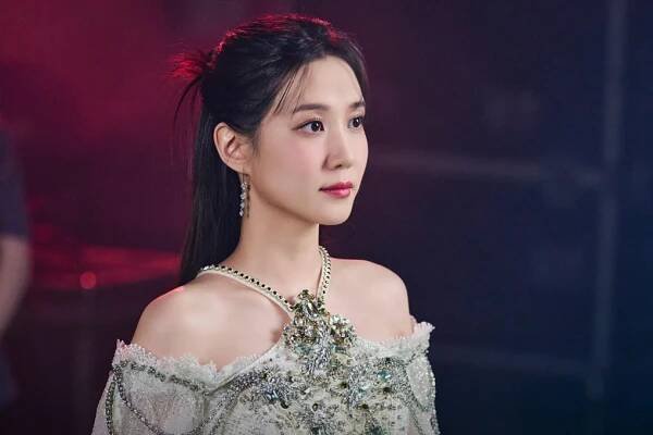 Park Eun-bin in a still from Castaway Diva. Park has been offered a lead role in the drama remake of Spellbound.