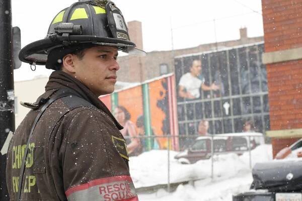 Chicago Fire - Odpálení rakety - Z filmu - Charlie Barnett