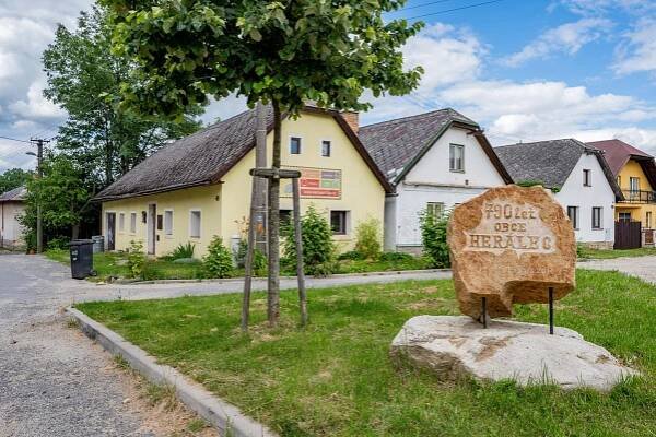 Prodej dům 2+1 s půdní vestavbou, Herálec, okres Havlíčkův Brod - Katka Nová