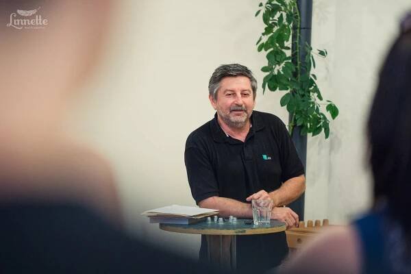 Tomáš Hajzler & křest knížek - Nikol Klapková - fotografka životních etap