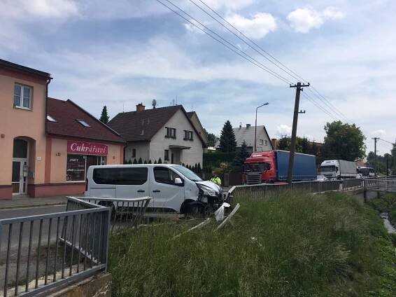 Nehoda zkomplikovala situaci na silnici ze Svitav do Brna