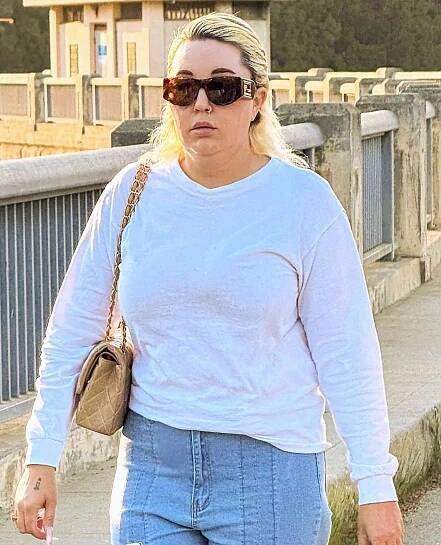  Amanda Bynes was spotted enjoying a peaceful hike beneath the Hollywood Sign, marking a rare appearance for the former childhood star, 11 APRIL 2025 
