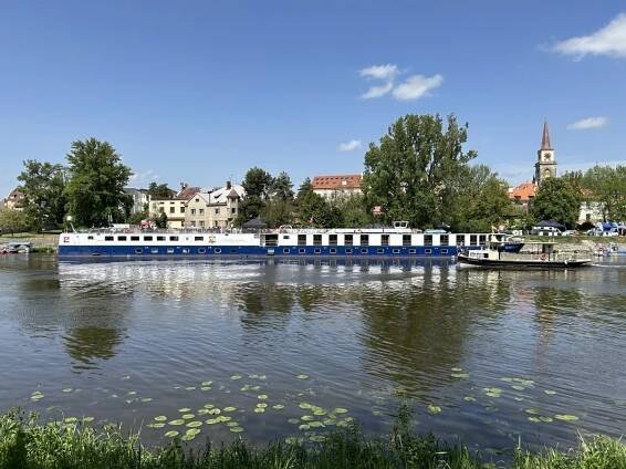 Podívejte se: Loď Florentina ve srovnání s Blanicí jsou jako kočka s myší