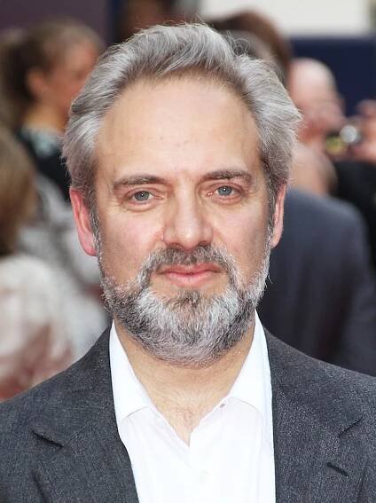 File:Sam Mendes, Charlie and the Chocolate Factory, 2013 (cropped).jpg - Wikimedia Commons