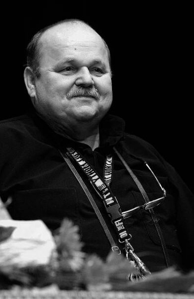 Osudná choroba pripravila o život legendárneho režiséra Jozefa Bednárika. Pred smrťou si dokonca zrežíroval vlastný pohreb
