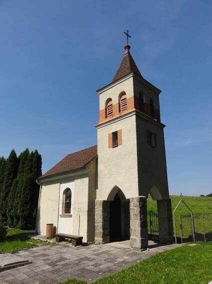 Soubor:CZE Těrlicko-Hradiště Hřbitov, kaple (1930), 2.jpg
