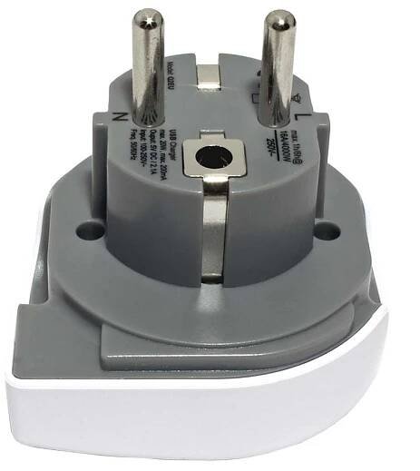 Univerzální cestovní adaptér 230V -> CZ/FR/DE s USB