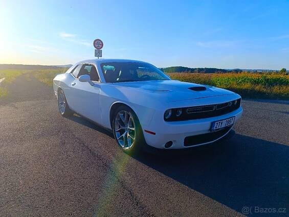 Dodge Challenger 5.7 HEMI R/T - Uherské Hradiště