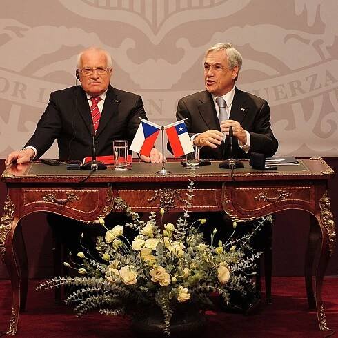 DOMÁCÍ POLITIKA 2011: VV se konečně stávají veřejnými a Václav Klaus krade pero