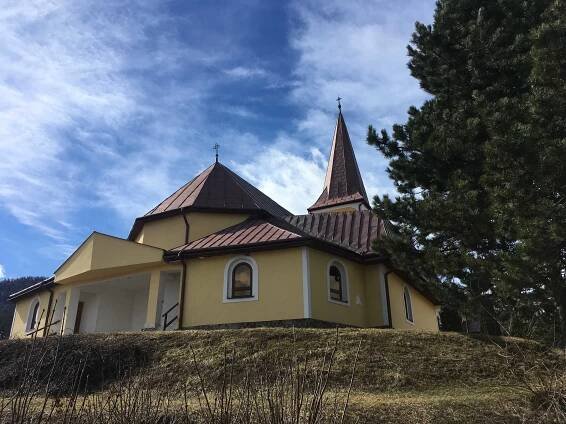 Rekonštrukcia strechy kostola – Poloma - Švestav s.r.o.