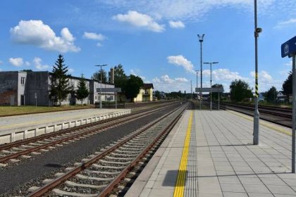 Fotografie - Železniční stanice Česká Lípa hl.n. - 06.06.2022 • Mapy.cz