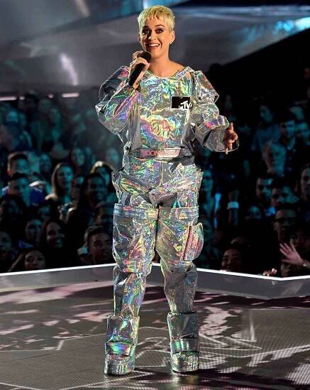 katy-perry-vma-outfits-2
