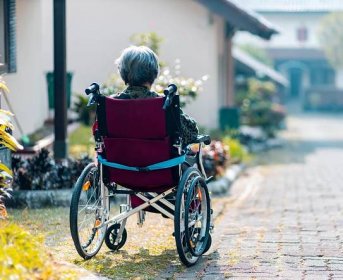 Jak si správně vybrat mechanický invalidní vozík -Invira - Prodej a pronájem zdravotní techniky a kompenzačních pomůcek