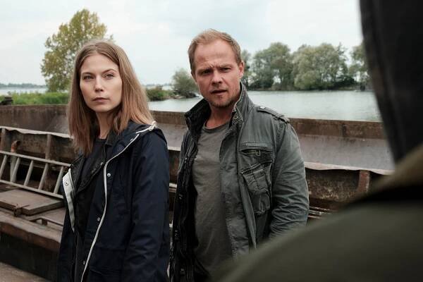 Vraždy u jezera - Dokud je smrt nerozdělí - Z filmu - Nora von Waldstätten, Matthias Koeberlin