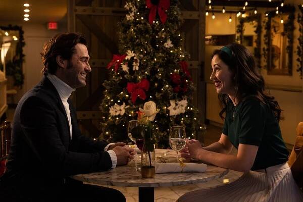 Jonathan Stoddard, Ansley Gordon - A Christmas Frequency - Z filmu