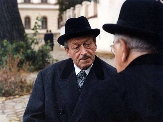 Uctivá poklona, pane Kohn: 1×5 – Filmy a Seriály online zdarma.