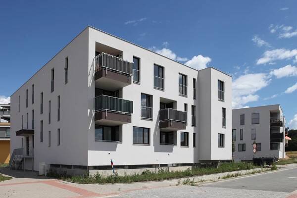 BYTOVÉ DOMY PODZÁMČÍ 14 A 15 - OBRŠÁL ARCHITEKTI s.r.o.