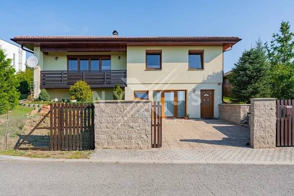 Prodej rodinného domu 5+1 - 218 m2, pozemek 1097 m2, Dobříš, okres Příbram | Reality.iDNES.cz 
