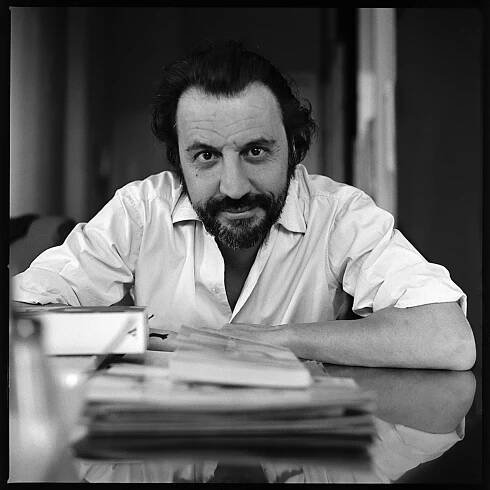 Walter Leonardi, attore. Ritratto in primo piano in pellicola medio formato. Fotografo ritratti analogici Milano e provincia.